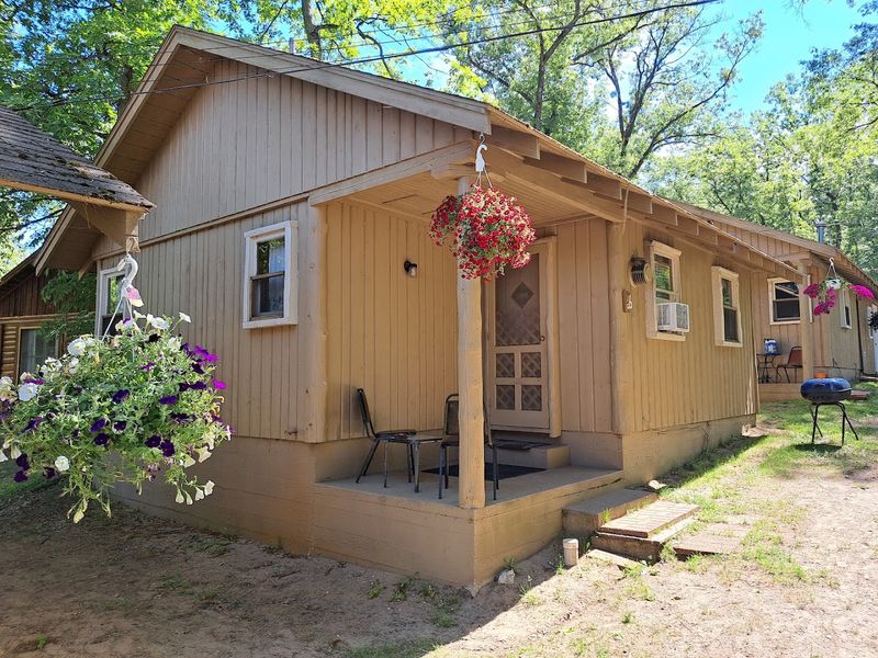 Cabins That Are Actually Clean and Comfortable Cabins That Are Actually Clean and Comfortable