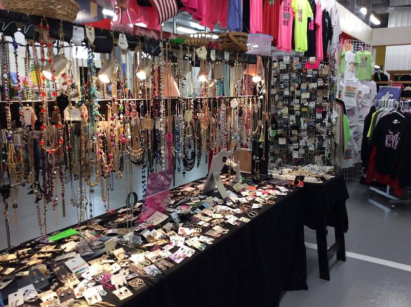 Caesar Creek Flea Market (Wilmington) Caesar Creek Flea Market (Wilmington)