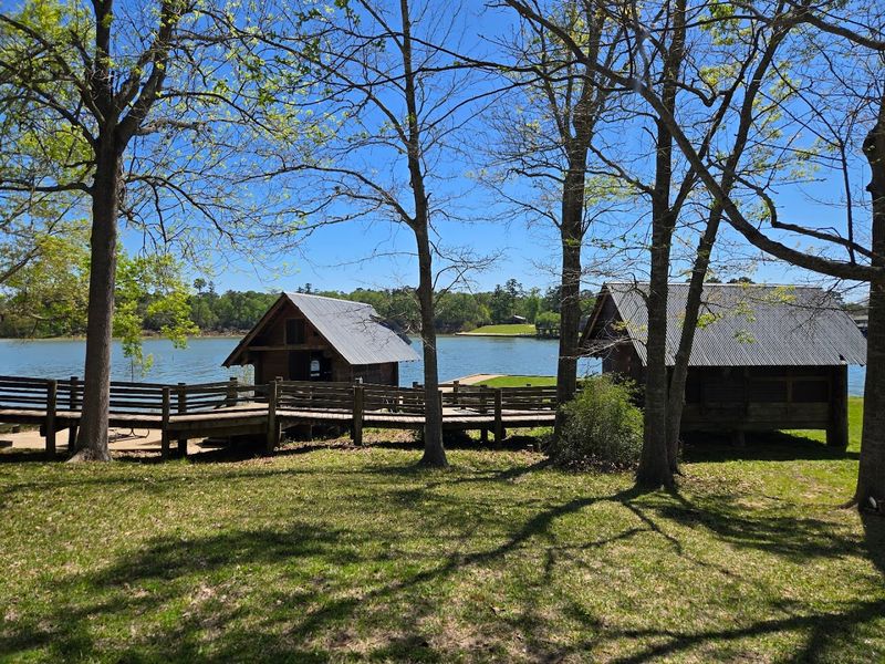 Campsites With Water Views and Modern Hookups