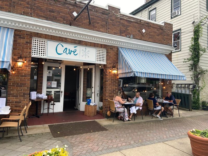 Cavé Bistro — Avon-by-the-Sea Cavé Bistro — Avon-by-the-Sea