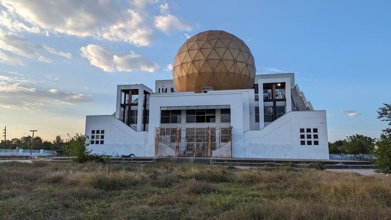 Chong Hua Sheng Mu Holy Palace / Palace of the Golden Orbs (Houston) Chong Hua Sheng Mu Holy Palace / Palace of the Golden Orbs (Houston)