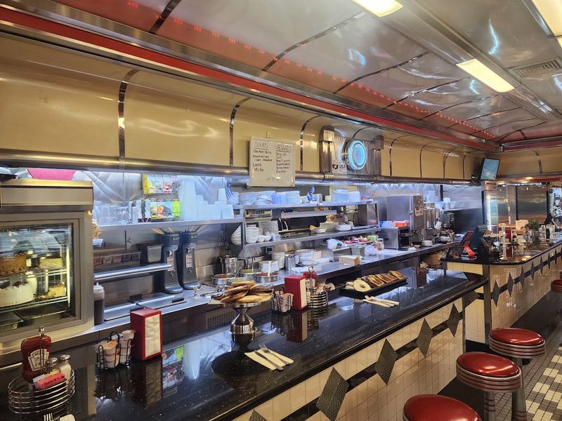 Colonial Diner - Lyndhurst Colonial Diner - Lyndhurst