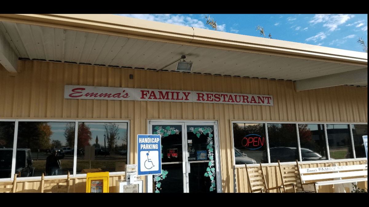 Come Hungry to This Tennessee Restaurant Known for Its All-You-Can-Eat Buffet