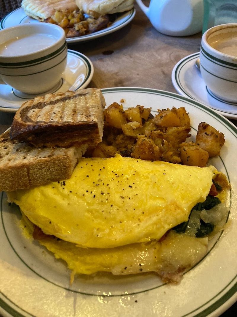 Comfort Plates Like Challah French Toast And The Weekender Keep Regulars Coming Back Comfort Plates Like Challah French Toast And The Weekender Keep Regulars Coming Back