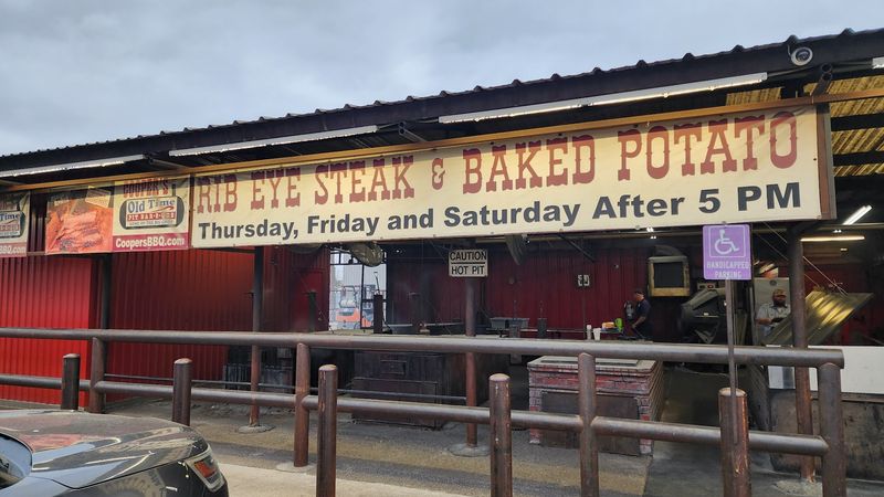Cooper's Old Time Pit Bar-B-Que (Llano) Cooper's Old Time Pit Bar-B-Que (Llano)