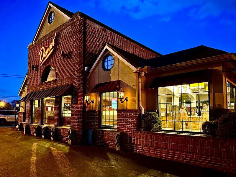 Demos' Restaurant — Murfreesboro