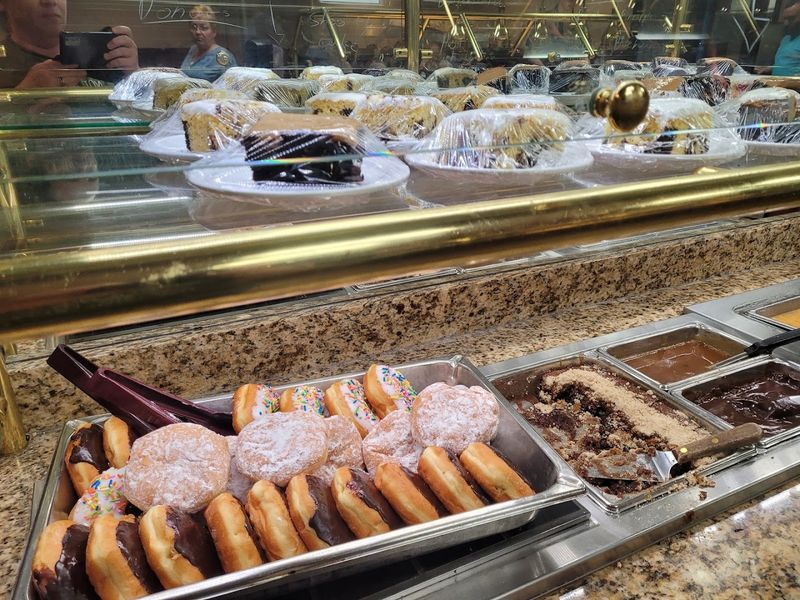 Desserts, salad bar, and extras round out the appeal Desserts, salad bar, and extras round out the appeal