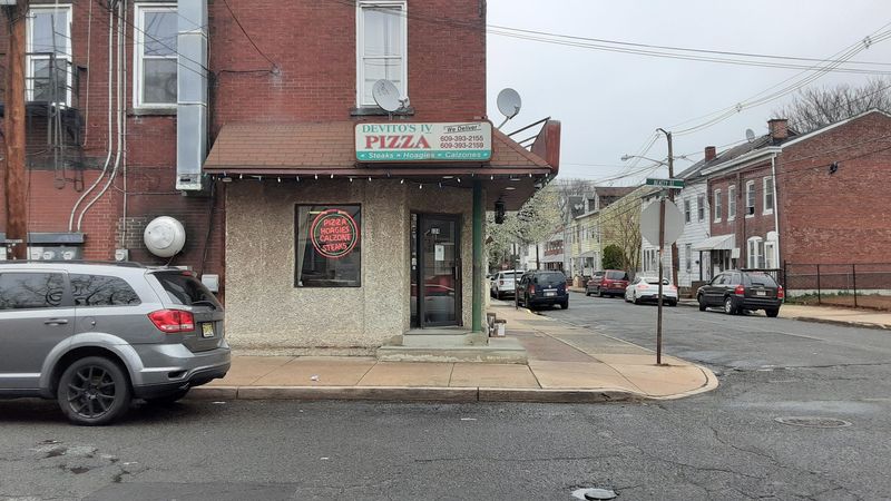Devito’s Pizza IV Devito’s Pizza IV