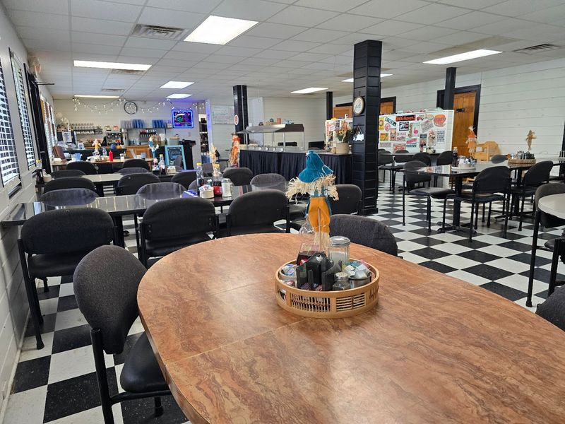 Diner Between The Dams – Newaygo Diner Between The Dams – Newaygo