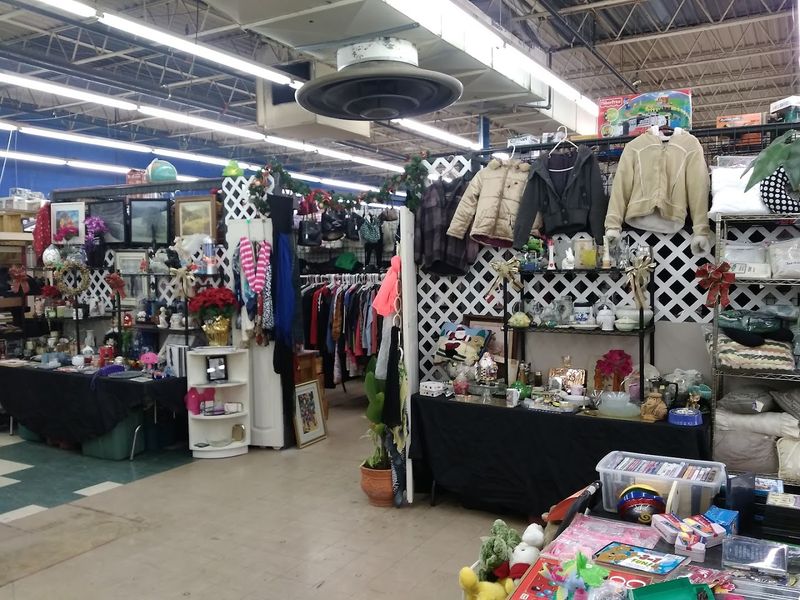 Dixieland Flea Market Dixieland Flea Market