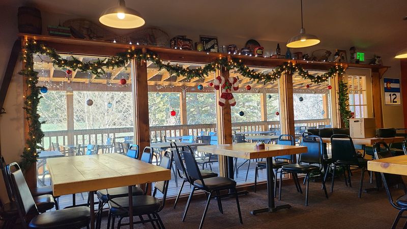 Dog Bar And Grill, Cuchara