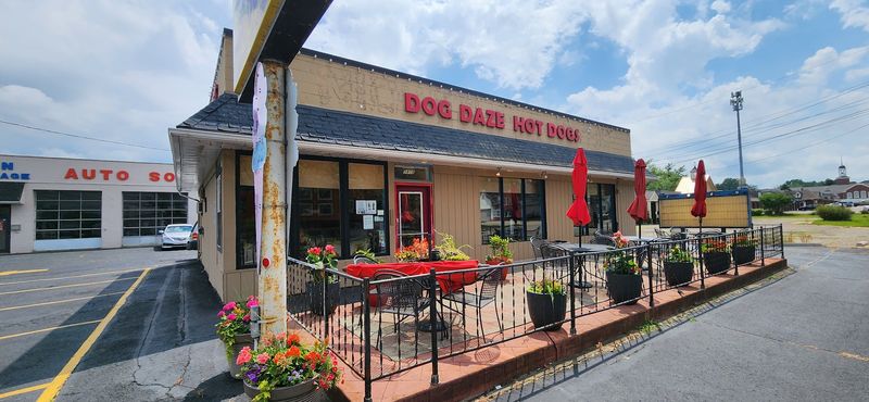 Dog Daze Gourmet Hot Dogs, Canton Dog Daze Gourmet Hot Dogs, Canton
