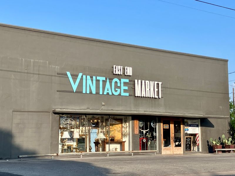 Downtown Vintage and Thrift Finds