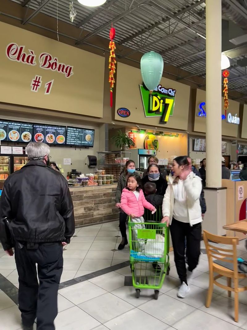Drink Stalls Serving Refreshments That Beat Any Boba Chain