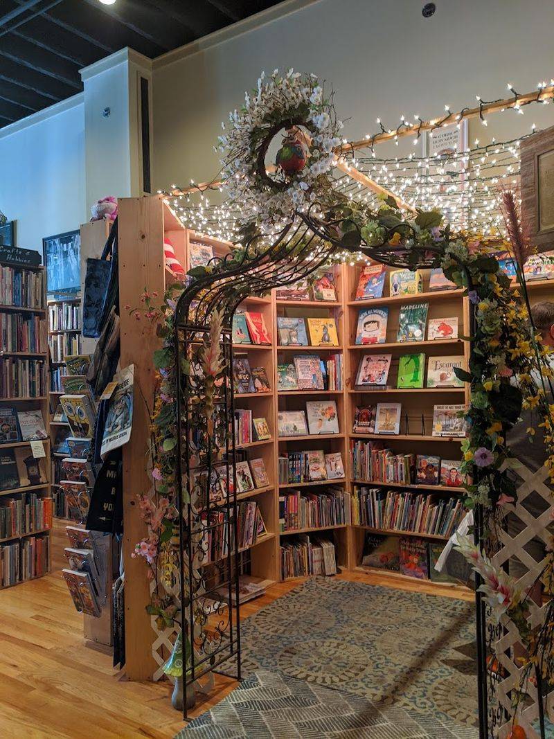 Duck River Books — Columbia Duck River Books — Columbia
