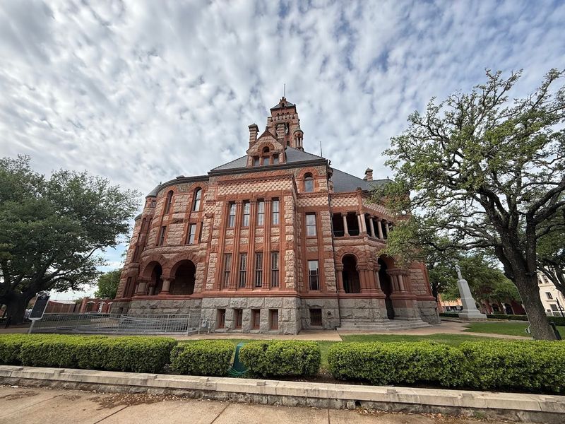 Ellis County Courthouse: The Crown Jewel of Waxahachie Ellis County Courthouse: The Crown Jewel of Waxahachie