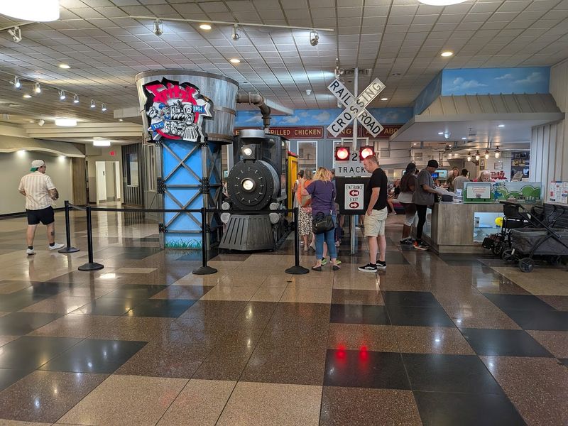 Expect lines, noise, and a fast-moving crowd