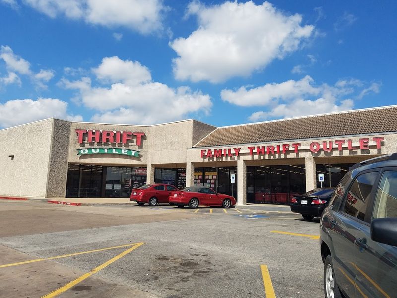 Family Thrift Outlet (Houston) Family Thrift Outlet (Houston)