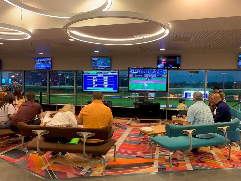 FanDuel Sportsbook Brings Game Day Action Under the Same Roof FanDuel Sportsbook Brings Game Day Action Under the Same Roof