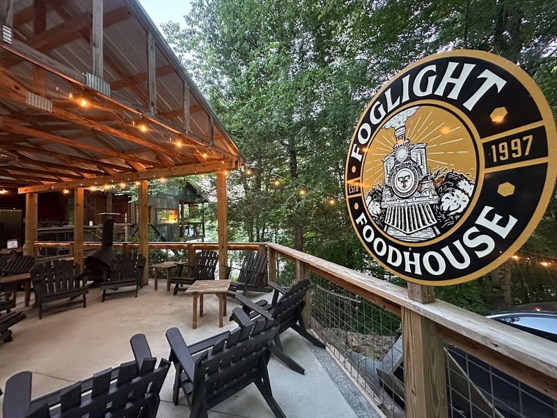 Foglight Foodhouse — Walling
