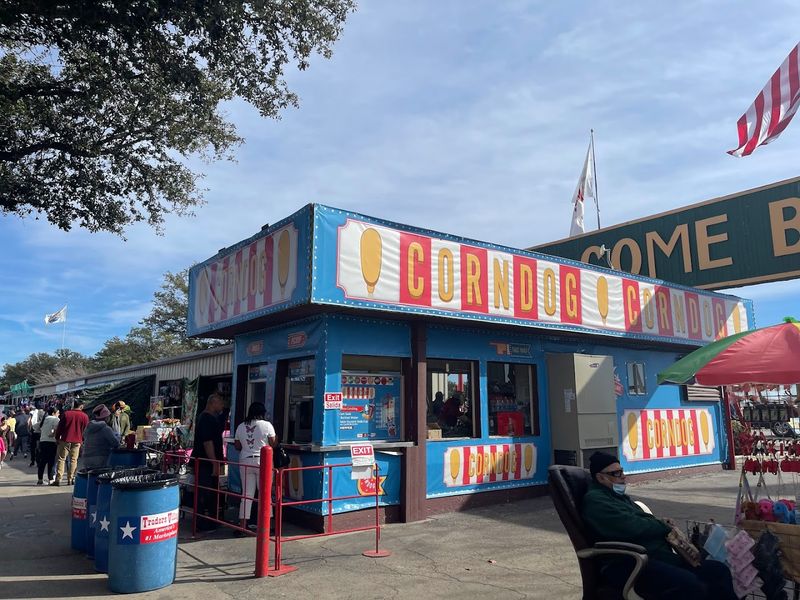 Food Crawl: Tacos, Snacks, And Sweet Treats Food Crawl: Tacos, Snacks, And Sweet Treats