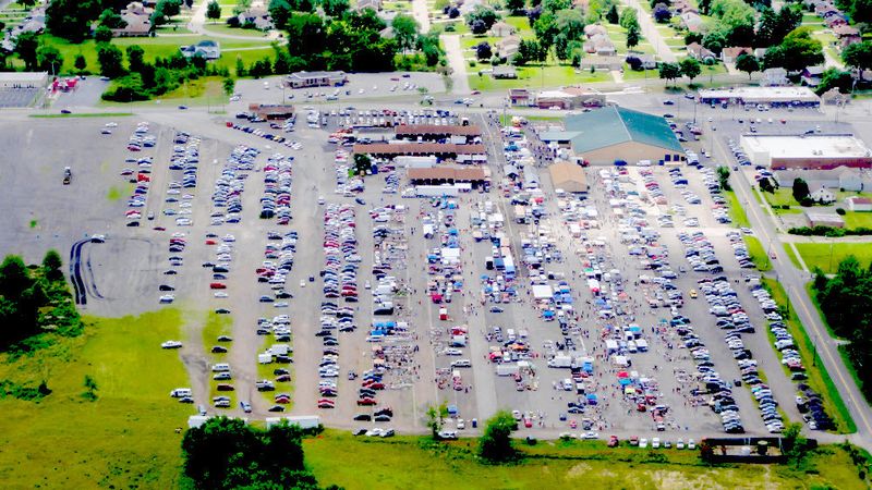 Four Seasons Flea & Farm Market (Youngstown) Four Seasons Flea & Farm Market (Youngstown)