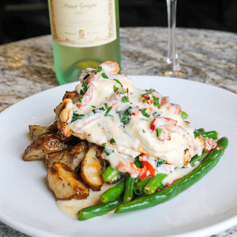 Fresh Catch of the Day Keeps Seafood Lovers Coming Back Fresh Catch of the Day Keeps Seafood Lovers Coming Back