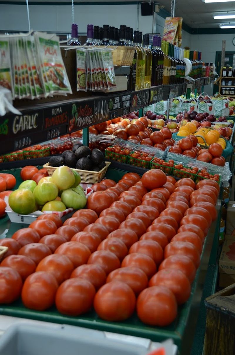Fresh Finds and Friendly Service in One Tennessee Stop Fresh Finds and Friendly Service in One Tennessee Stop