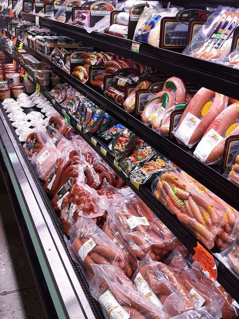 Fresh Meats and Deli Counter Worth a Second Look Fresh Meats and Deli Counter Worth a Second Look