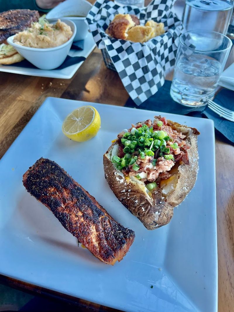 Fresh Seafood and Southern Favorites Done Right Fresh Seafood and Southern Favorites Done Right