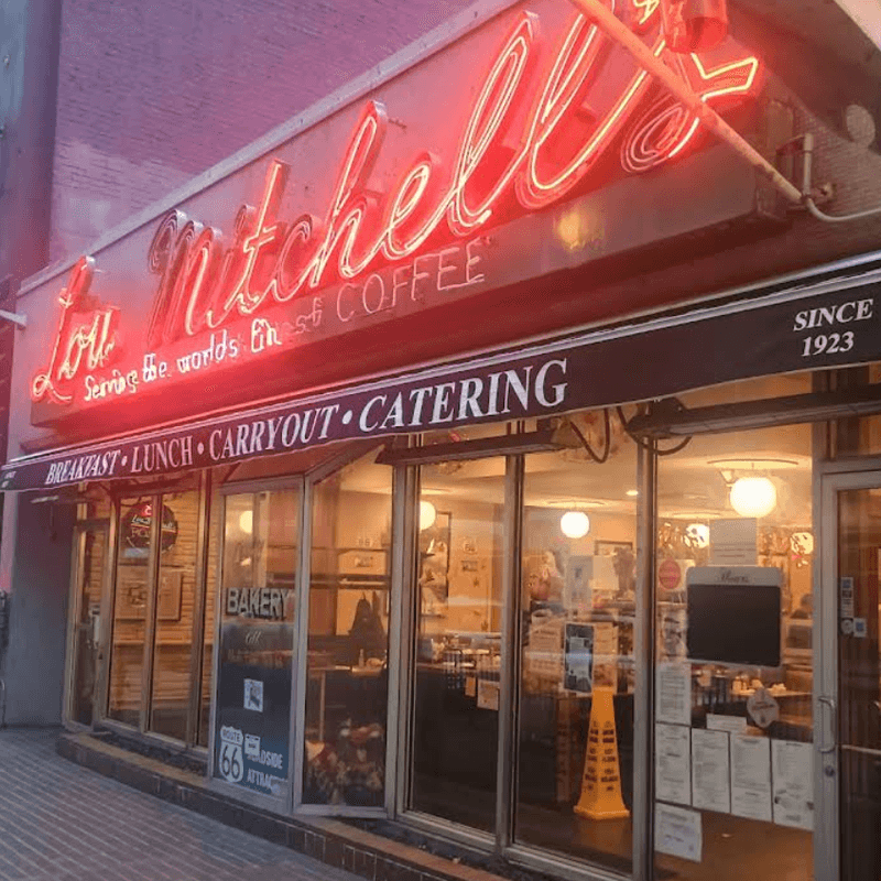 Why This Illinois Breakfast Landmark Still Belongs to the City