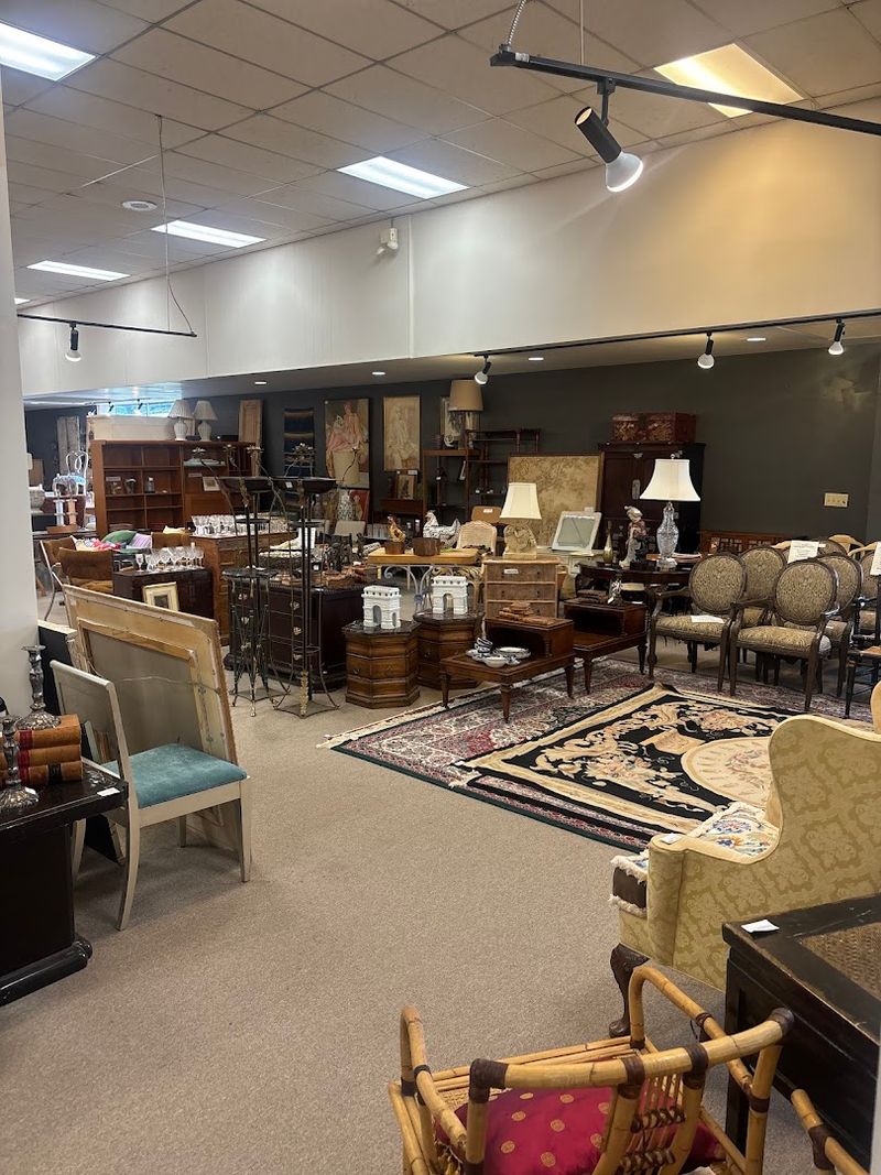 Furniture That Fits High Point Perfectly Furniture That Fits High Point Perfectly