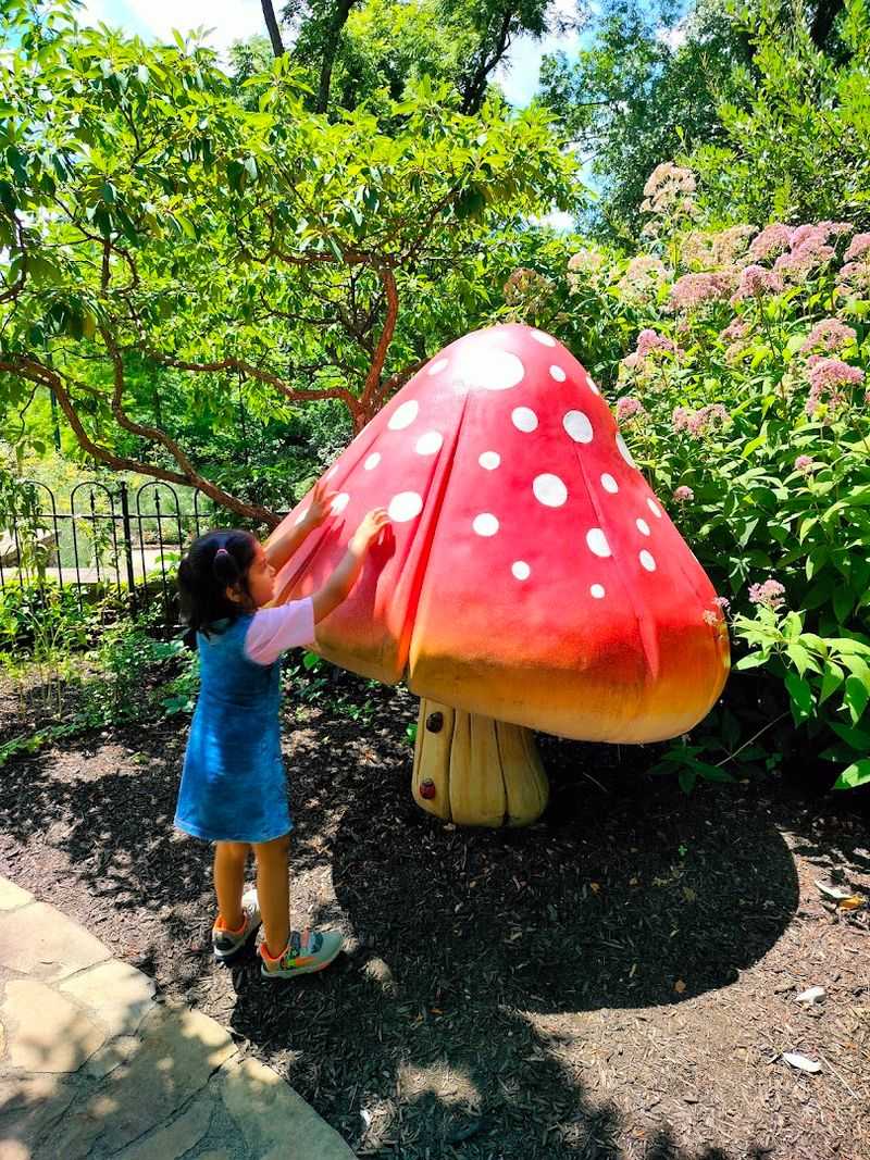 Gardens Designed For Touching, Playing, And Wonder Gardens Designed For Touching, Playing, And Wonder