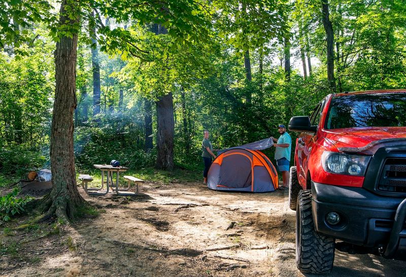 Golf, camping, and family activities beyond the shoreline