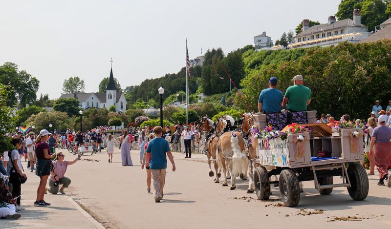 Grand Parade Through the Heart of the Island Grand Parade Through the Heart of the Island