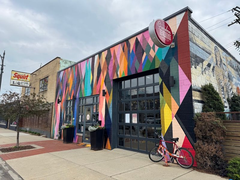Grandma Bob's Pizzeria – Detroit Grandma Bob's Pizzeria – Detroit
