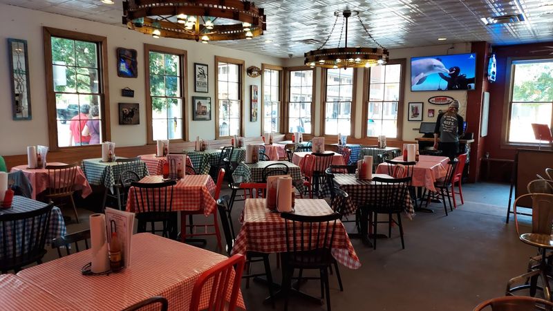 Gus's World Famous Fried Chicken
