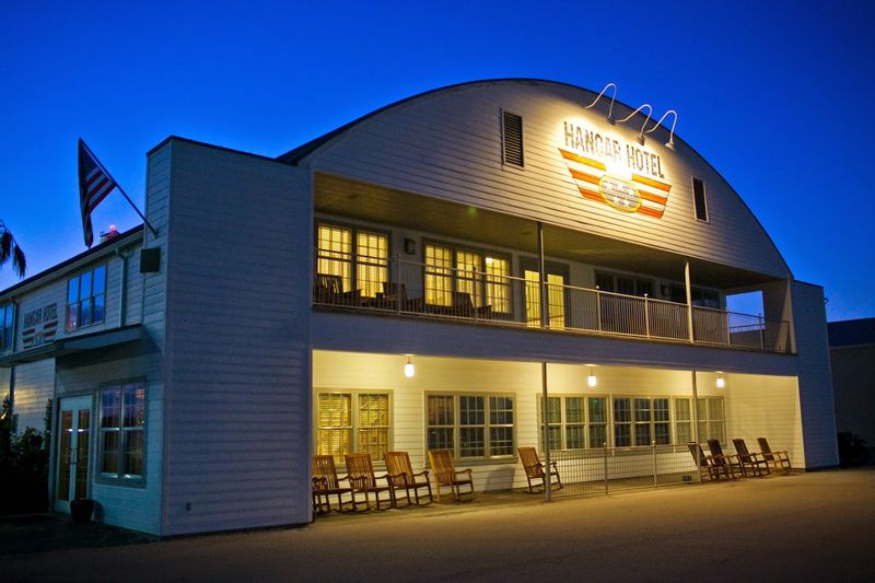 Hangar Hotel (Fredericksburg) Hangar Hotel (Fredericksburg)