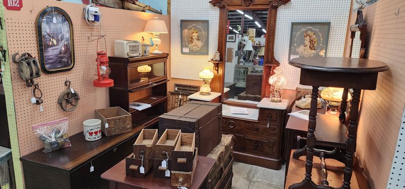 Heartland Antique Mall (Lebanon) Heartland Antique Mall (Lebanon)