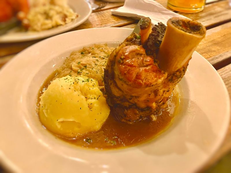 Hearty Bavarian entrees make the trip worthwhile Hearty Bavarian entrees make the trip worthwhile