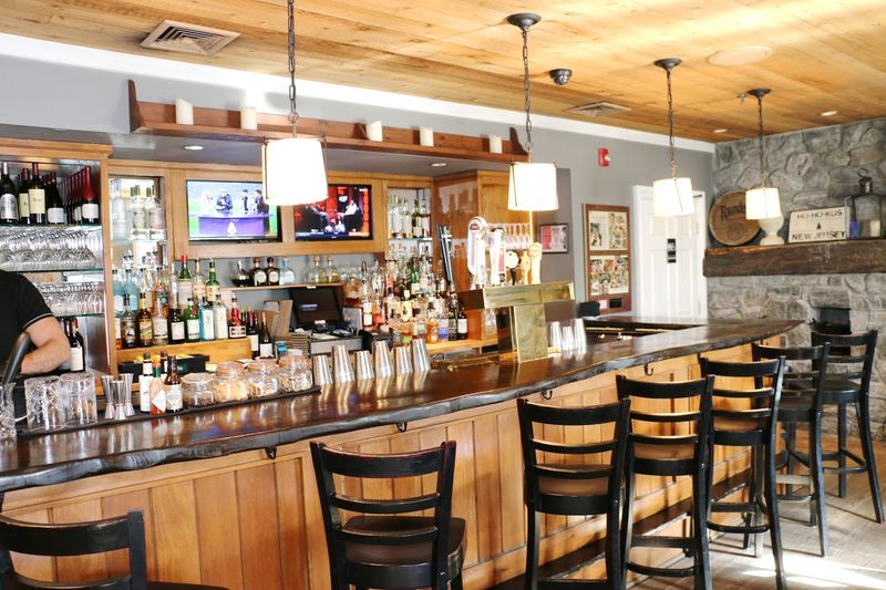 Ho-Ho-Kus Inn & Tavern - Ho-Ho-Kus