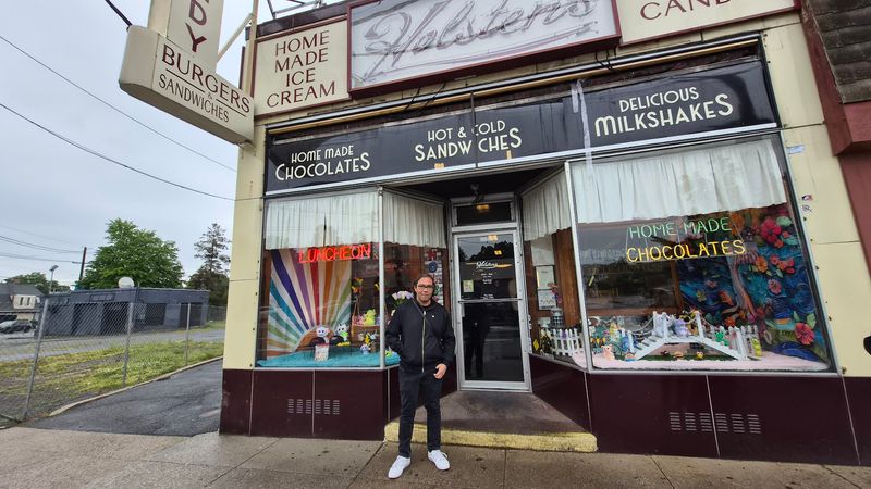 Holsten’s Brookdale Confectionery - Bloomfield Holsten’s Brookdale Confectionery - Bloomfield