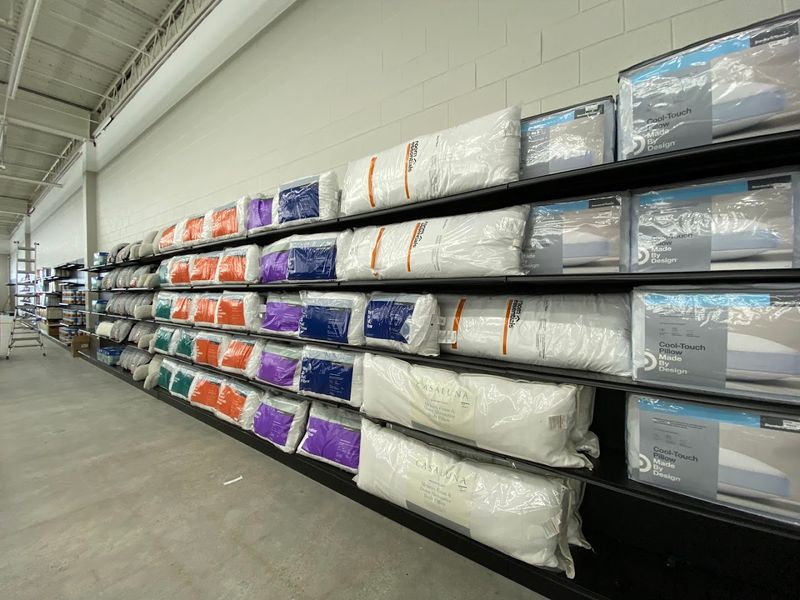 Home Goods and Bedding at Outlet Prices Home Goods and Bedding at Outlet Prices