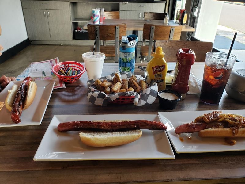 How Max’s turned a simple foot-long into a road trip ritual How Max’s turned a simple foot-long into a road trip ritual