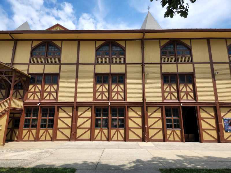 How Shipbuilders Raised the Great Auditorium in Just 90 Days