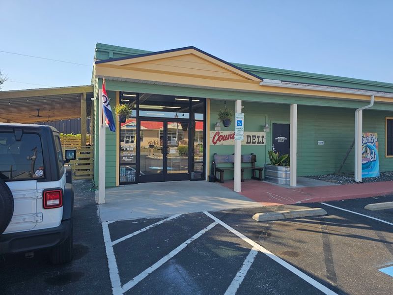 How to plan your visit to Country Deli