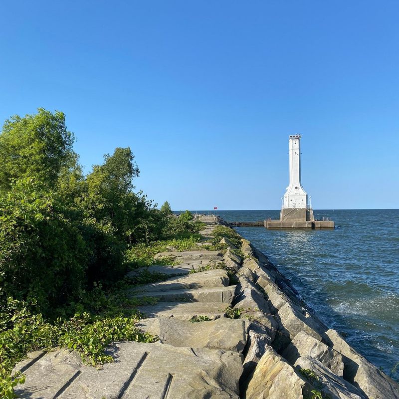 Huron Lighthouse & Fishing Pier, Huron