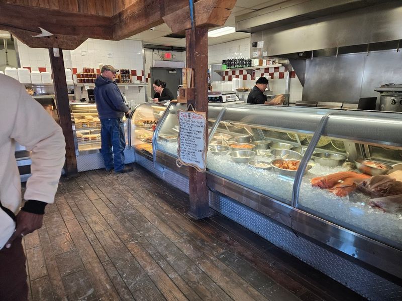 Friendly Counter Service Without the Fuss Friendly Counter Service Without the Fuss