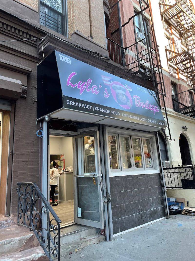 A Storefront That Catches You Before the First Bite