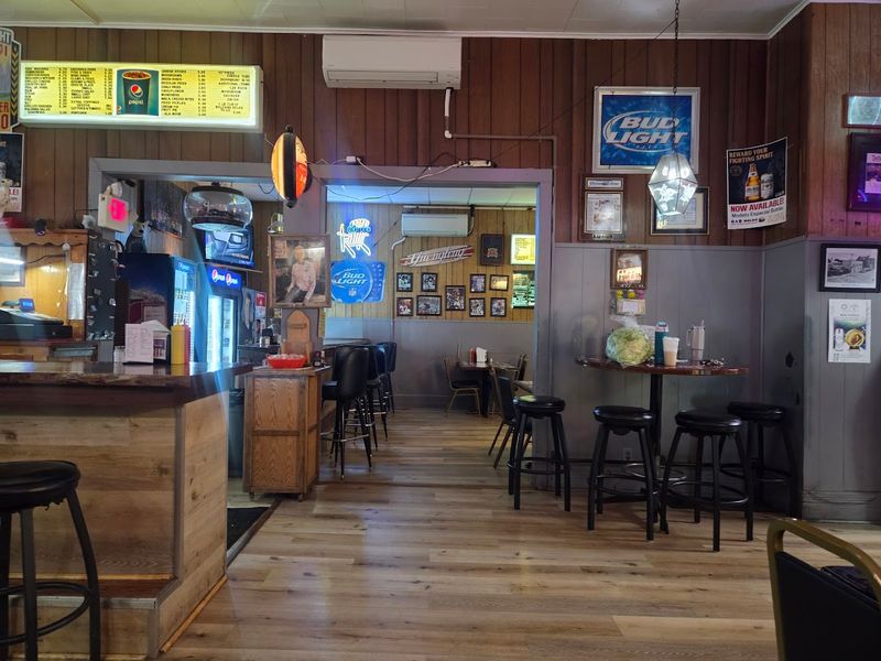 Inside the Rustic, Down-Home Atmosphere